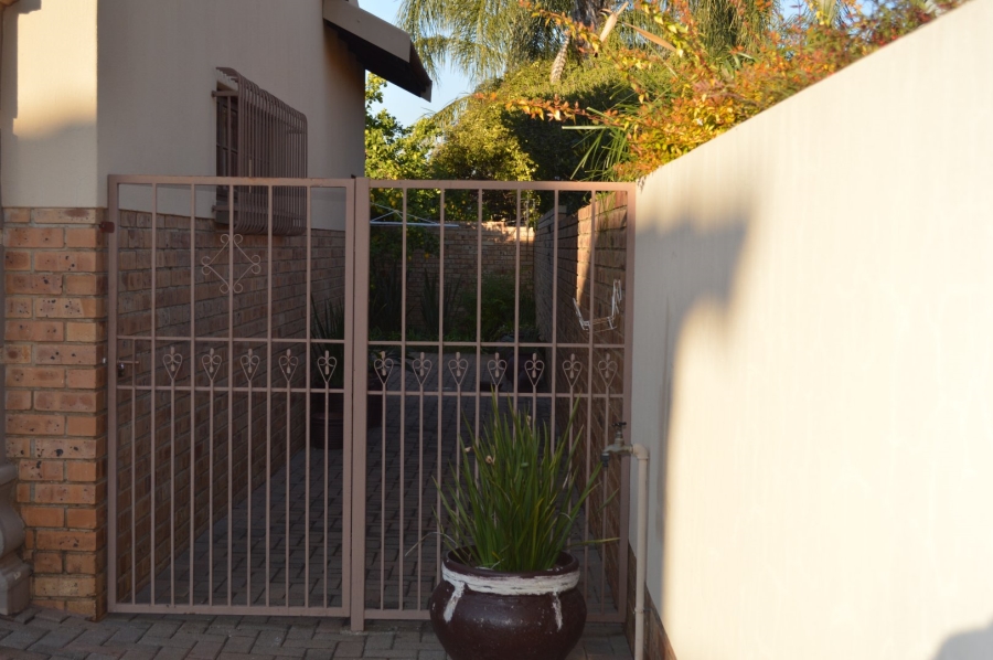 3 Bedroom Property for Sale in Wilkoppies North West